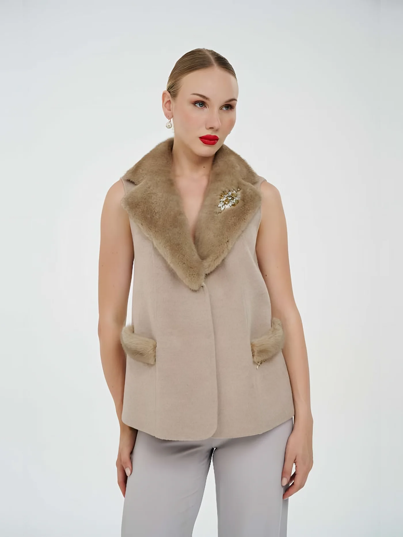 Fur-Collar Vest with Brooch — BALIZZA