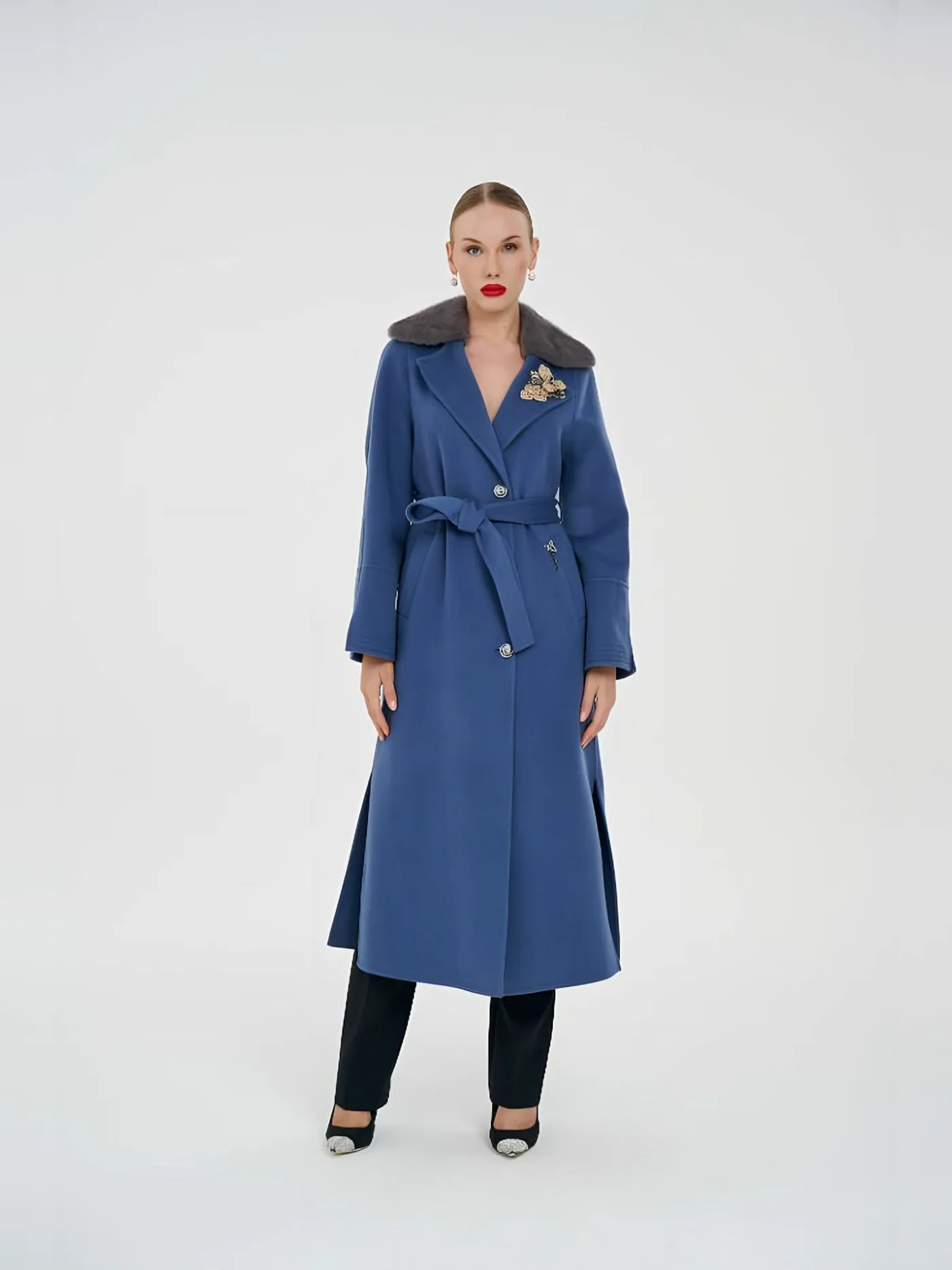 Fur-Collar Belted Coat with Brooch — BALIZZA