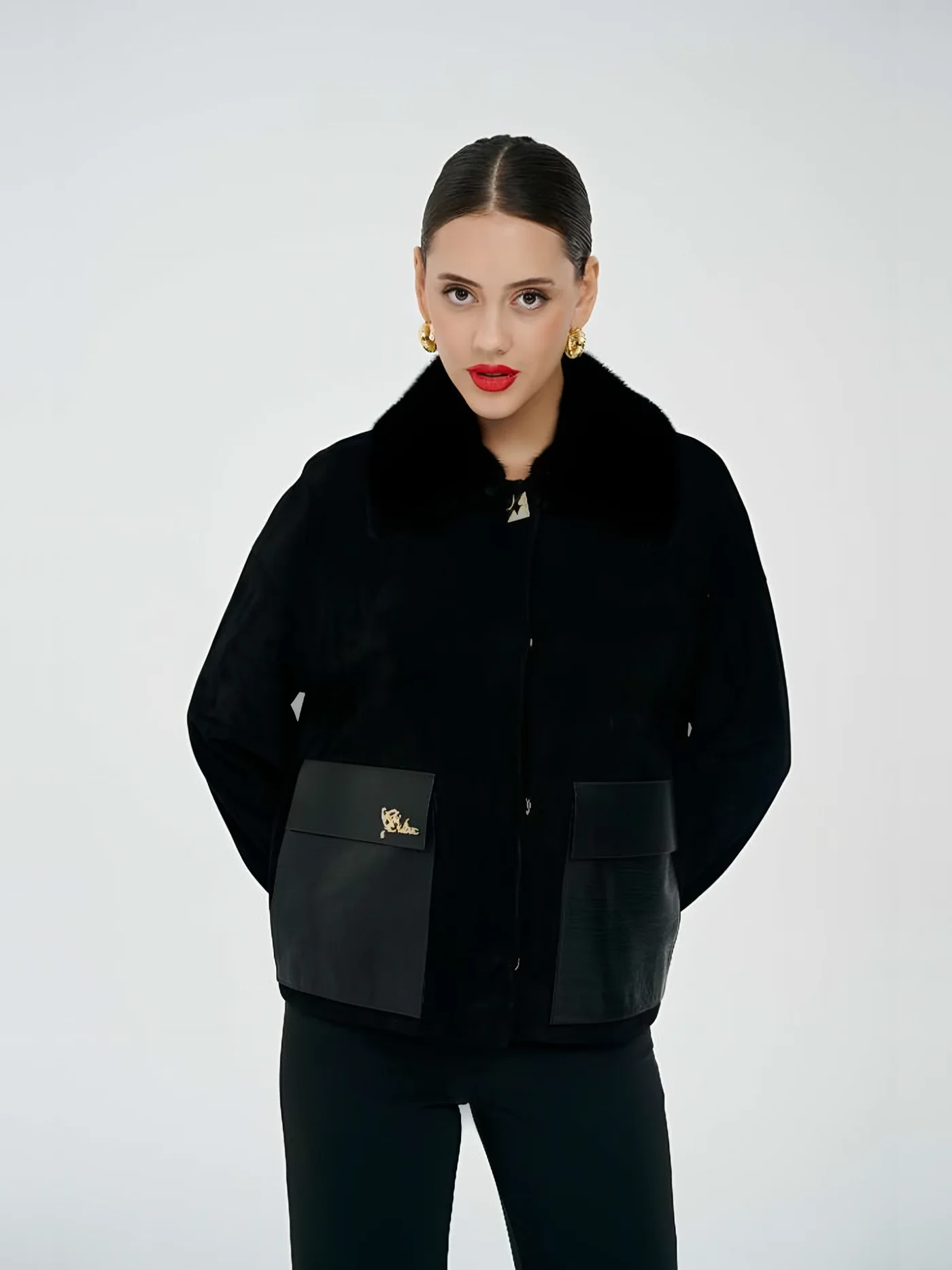 Leather-Pocket Plush Jacket — عارضة ترتدي · 1/1