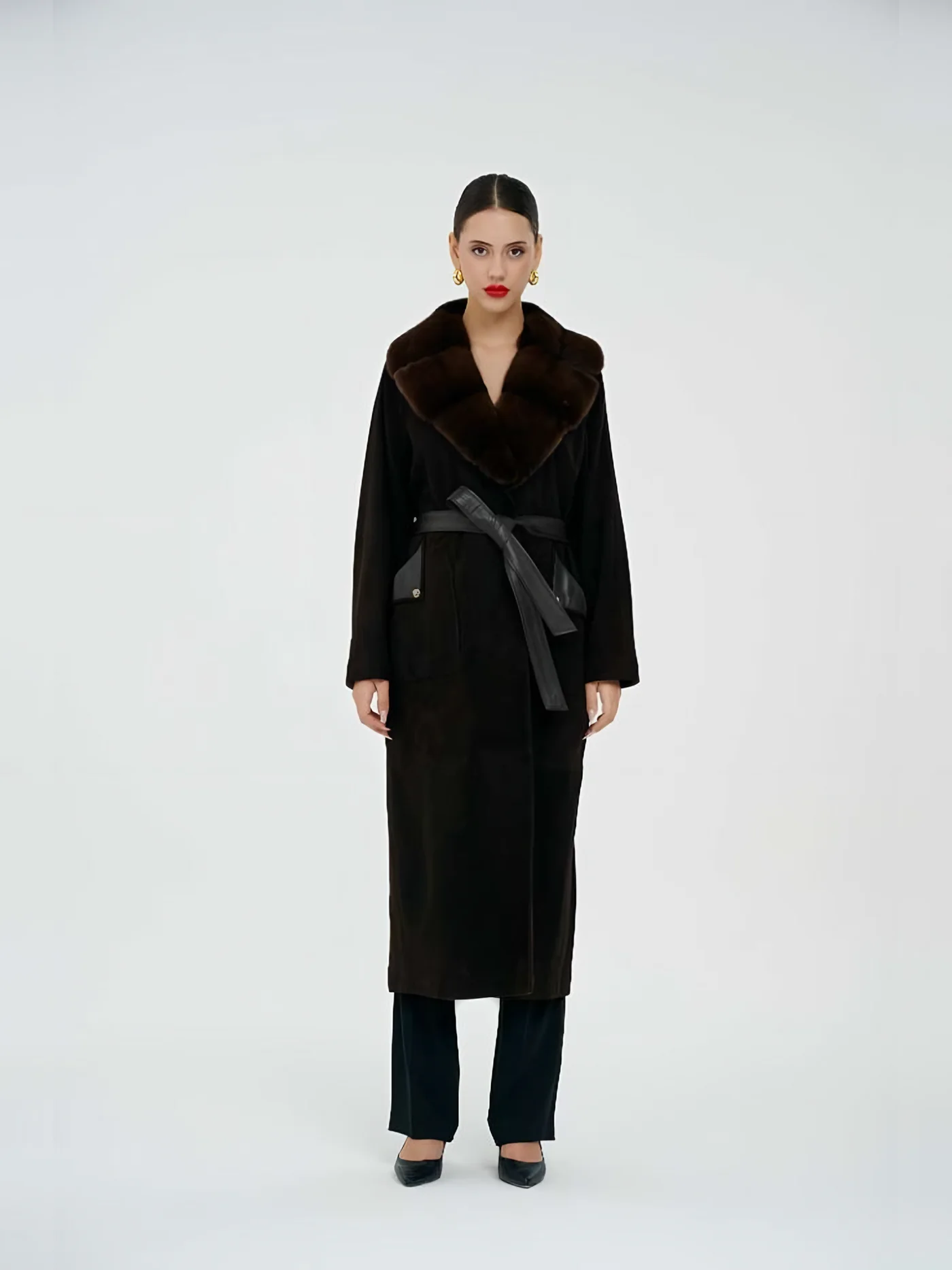 Fur-Collar Belted Long Plush Coat — عارضة ترتدي · 1/1