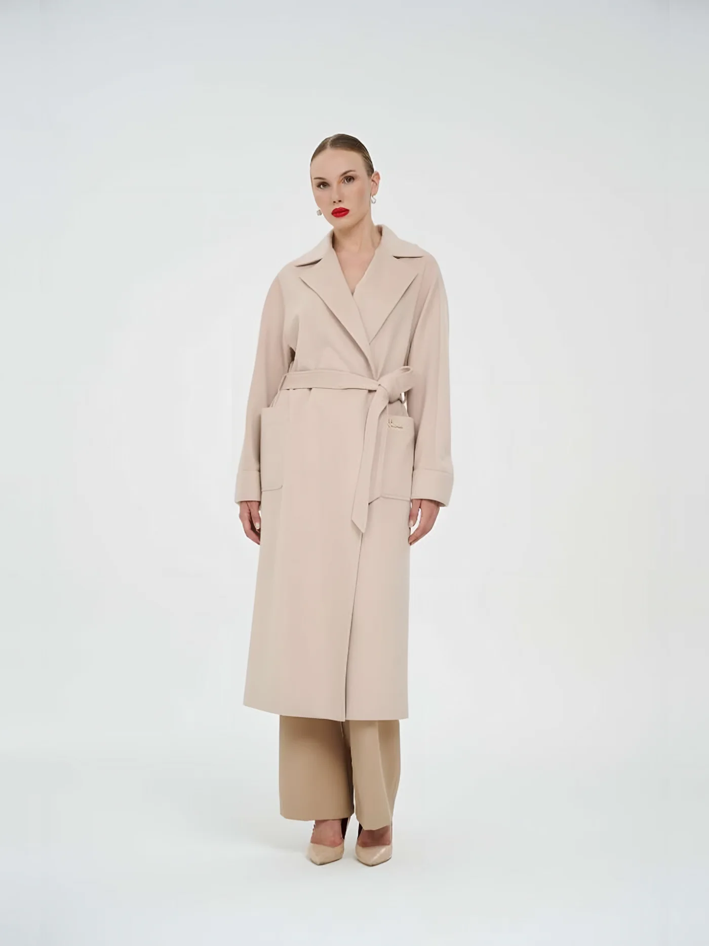 Belted Long Coat — модель в · 1/1