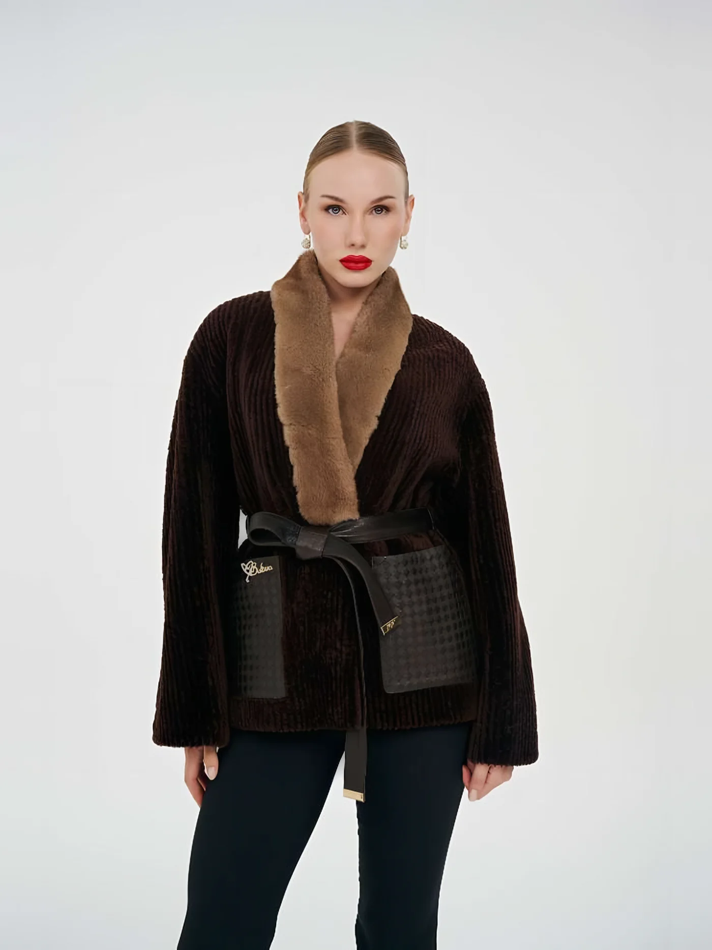 Fur-Shawl Leather-Pocket Belted Plush Jacket — عارضة ترتدي · 1/1