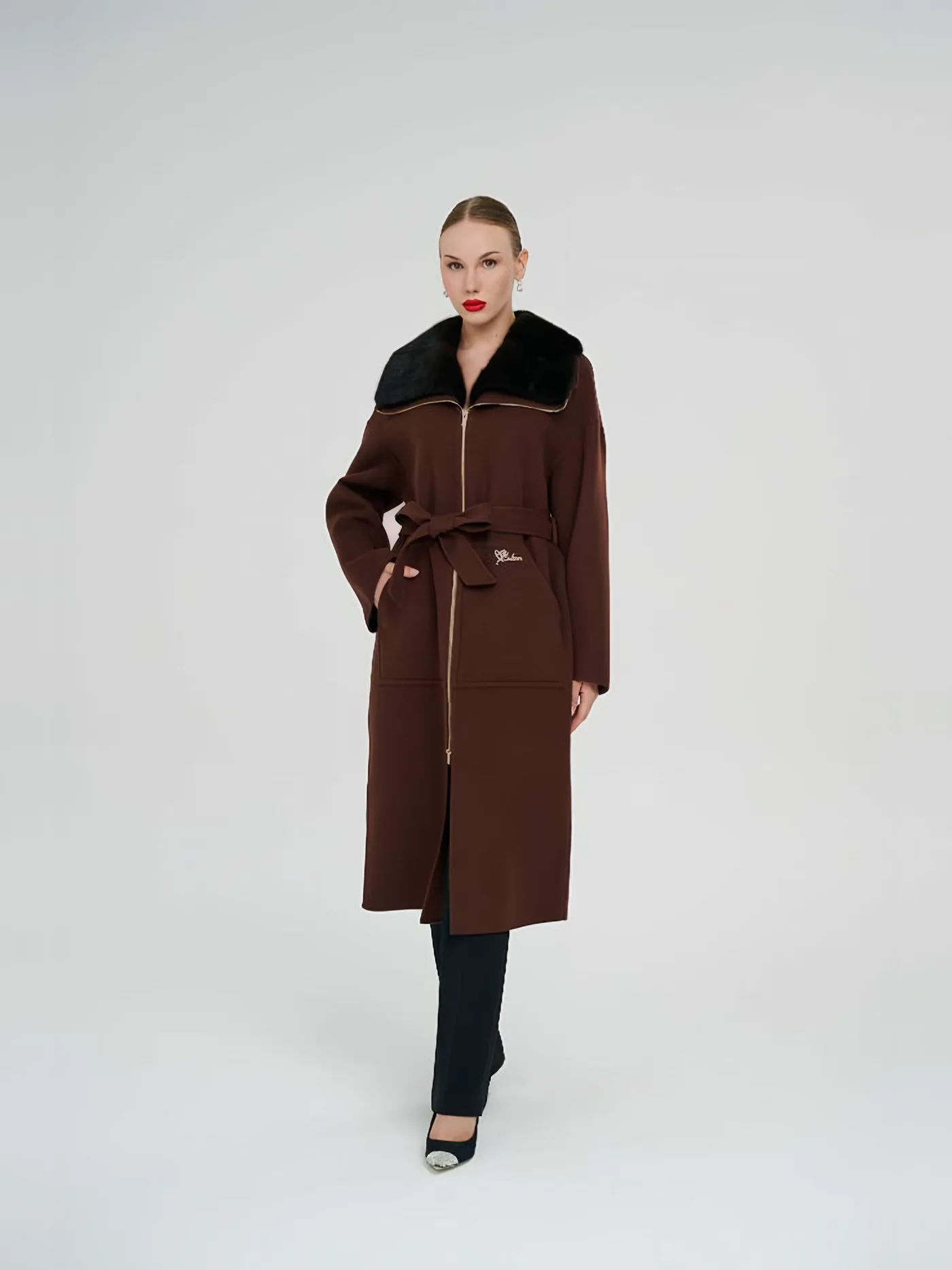 Fur-Collar Zip Belted Coat — عارضة ترتدي · 1/1