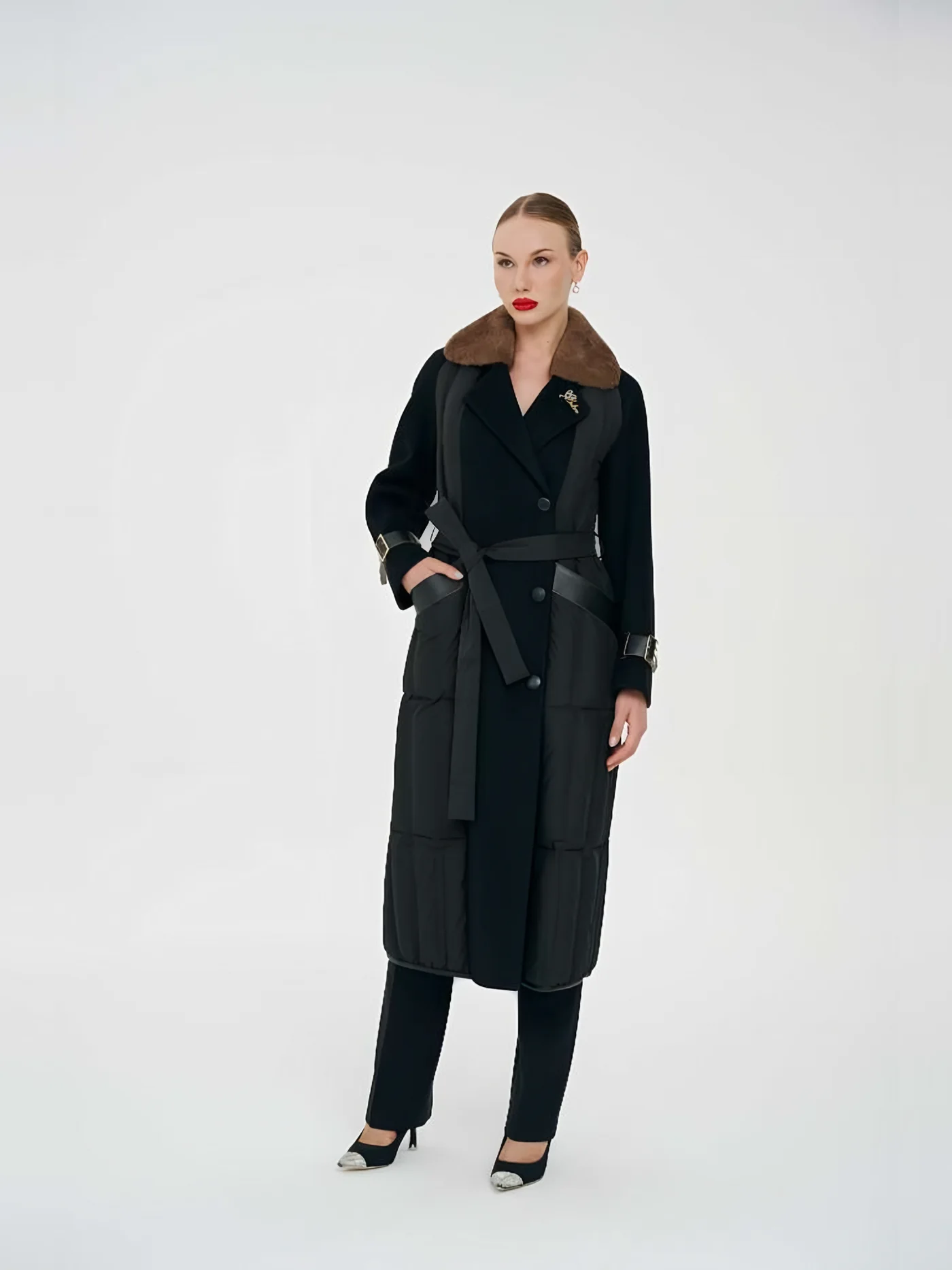 Fur-Collar Leather Piped Coat with Brooch — модель в · 1/1