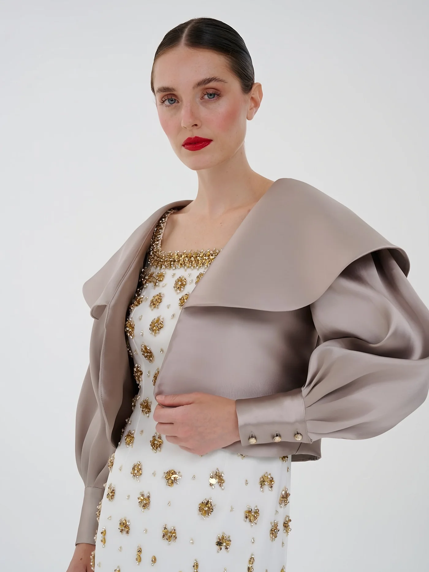 Taşlı Abiye ve Saten Bolero — modelin üzerinde · 3/3